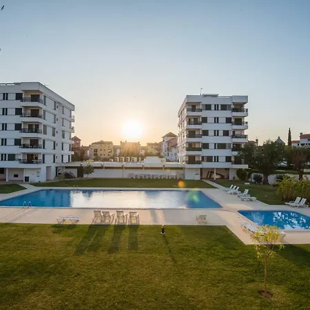 Feels Like Balcony Flat With Pool Apartment